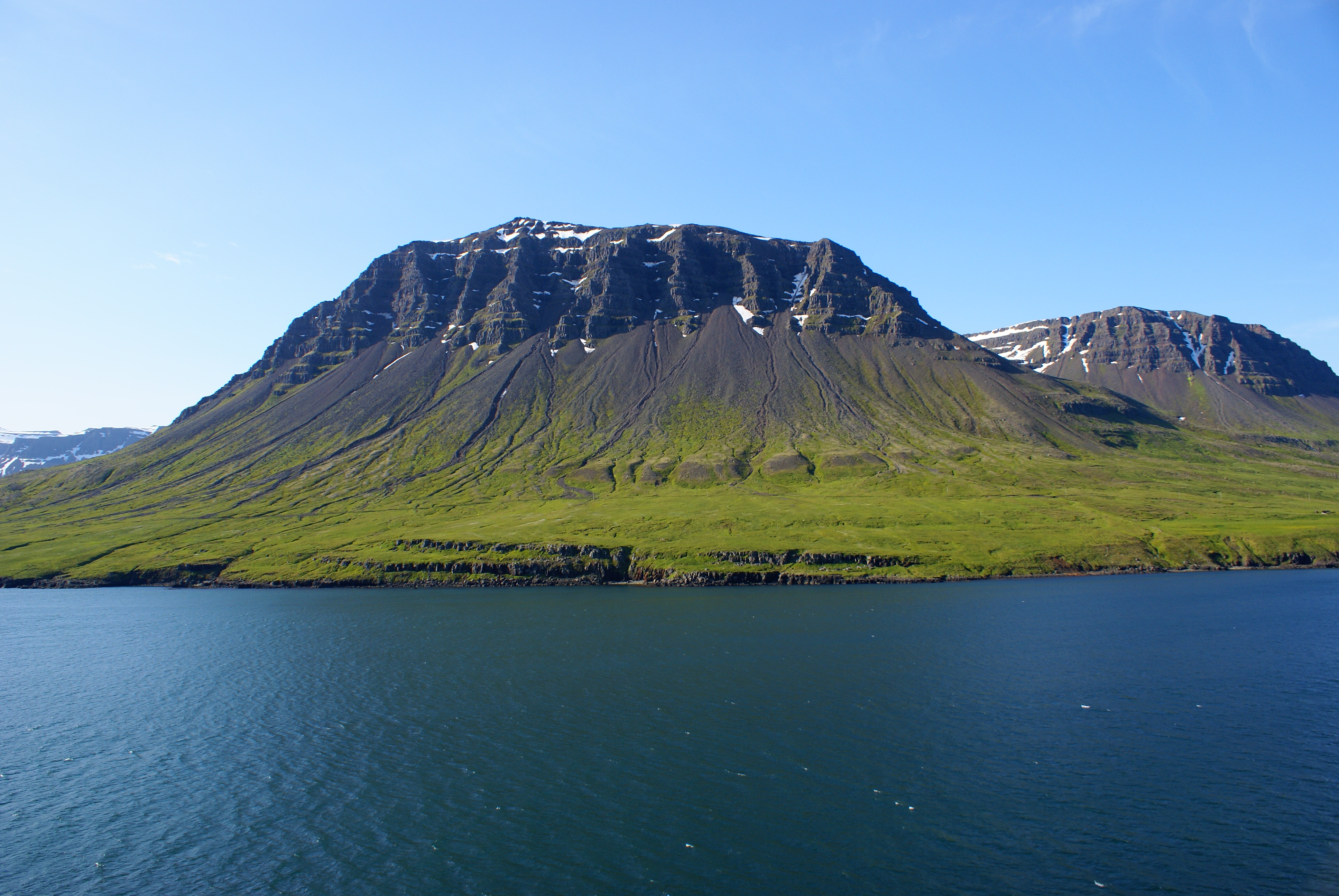 Rejs etapowy na Islandię. Rejsy stażowe na pływach.